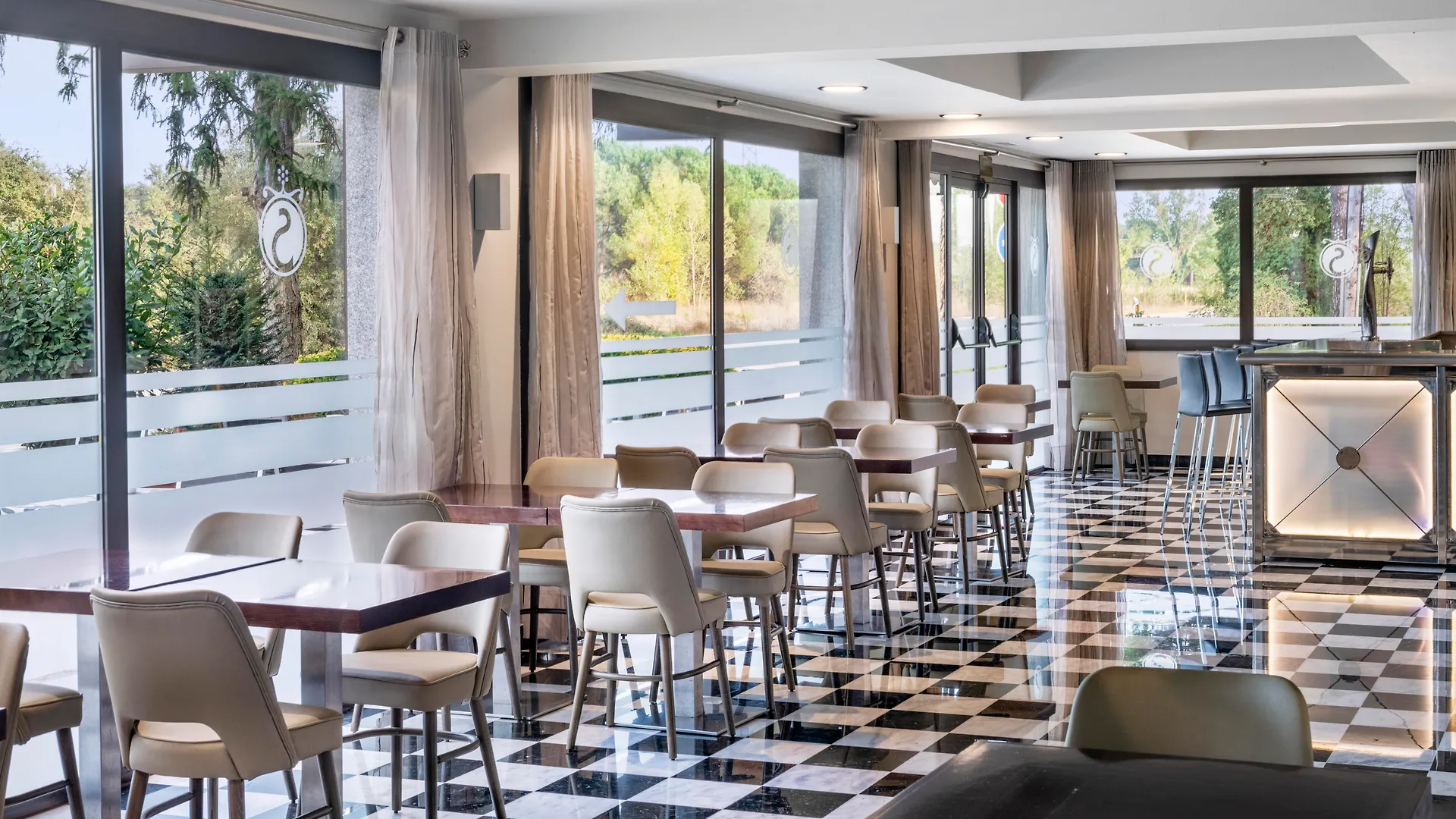 Salles Hotel Aeroport De Girona Riudellots de la Selva